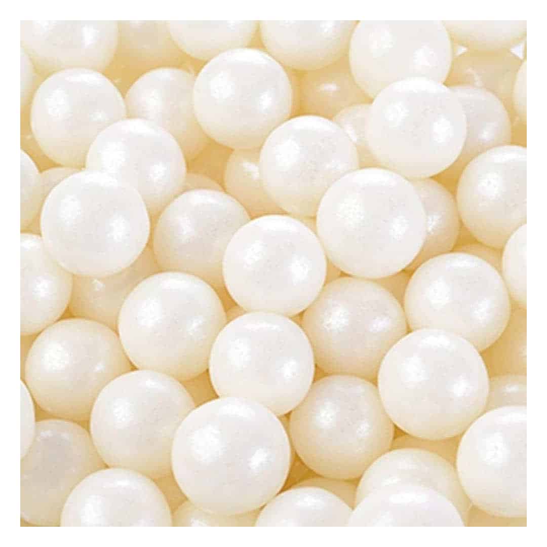 Diseño de pastel de perlas de azúcar blanca