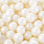 Diseño de pastel de perlas de azúcar blanca