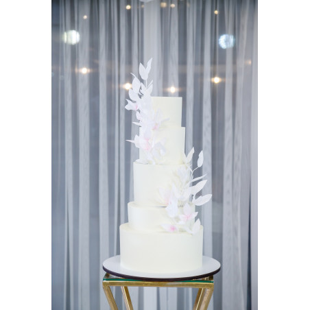 pastel-de-boda-blanco-decoracion-en-oblea