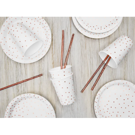 idea-de-decoración-de-mesa-blanca-y-rosa-dorada
