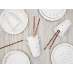 idea-de-decoración-de-mesa-blanca-y-rosa-dorada