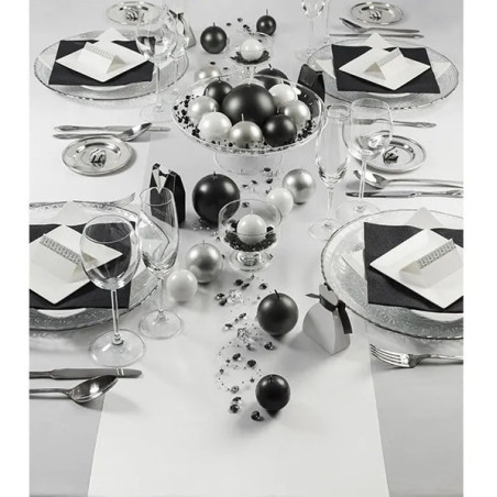 decoración-de-mesa-en-blanco-y-negro