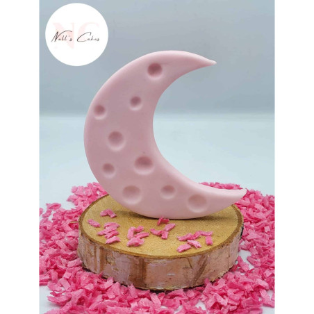 modelado-de-luna-en-pasta-de-azúcar