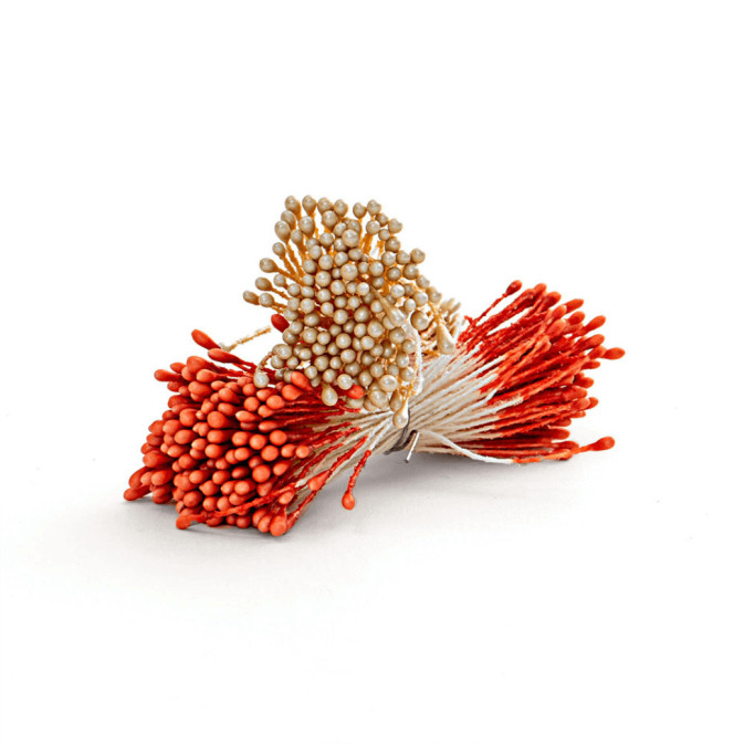 flor-pistilos-blanco-y-naranja-perla