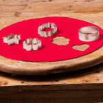 pasta de azúcar roja y cortador