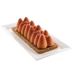 pastel congelado con brillo de hielo