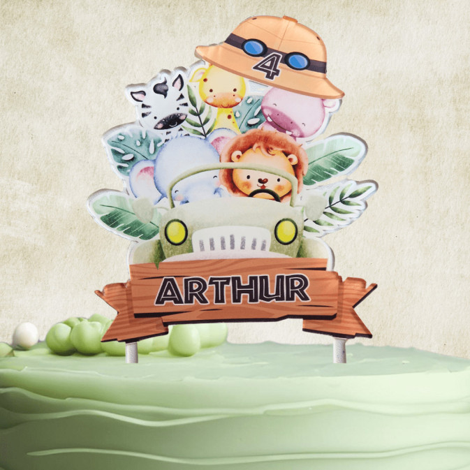 adorno para tarta safari personal en un diseño de tarta