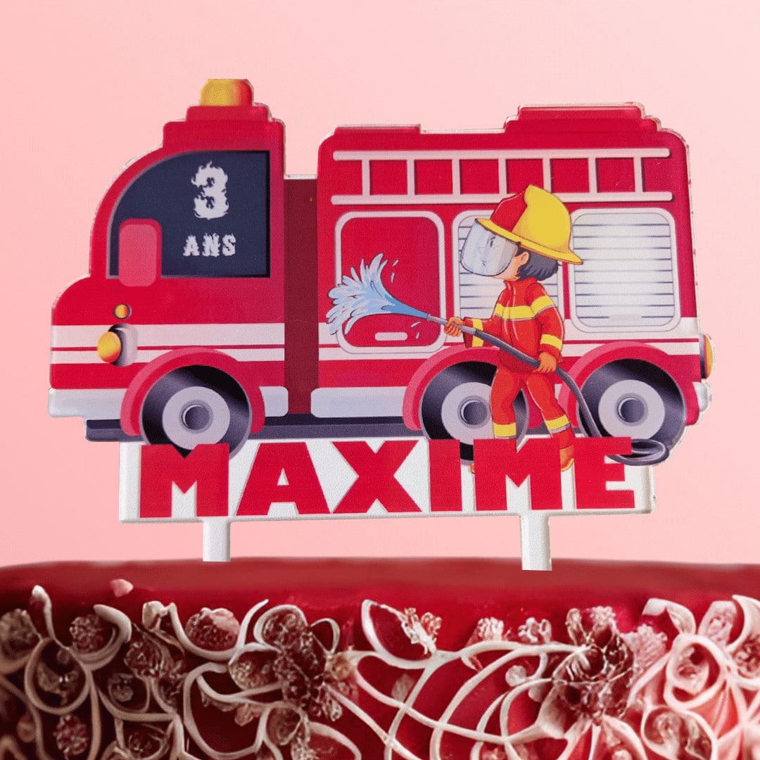Adorno de tarta de bombero personalizable en una tarta de diseño