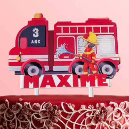 Adorno de tarta de bombero personalizable en una tarta de diseño
