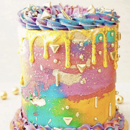 diseño de pastel con chispitas doradas