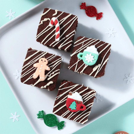adornos en pasteles navideños
