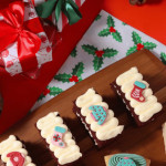 pasteles decorados con adornos de azúcar