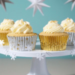 cupcake decorado con caja dorada
