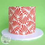 pastel decorado con la plantilla SweetStamp Shell