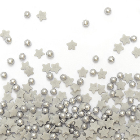 rocía estrellas y cuentas plateadas