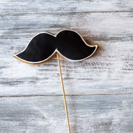 Cortador de galletas bigote 8,5 cm para galletas de mantequilla