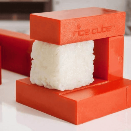 Cubo de arroz con bloque de arroz
