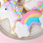 galleta de unicornio con glaseado real