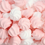 merengues rosados y blancos