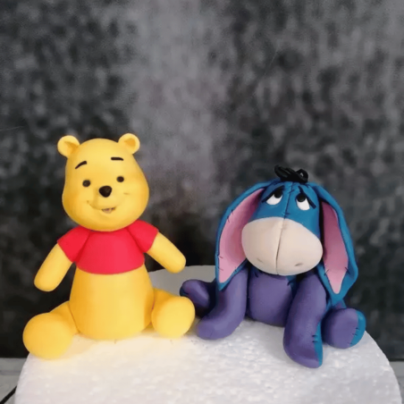 Winnie the Pooh modelado en pasta de azúcar