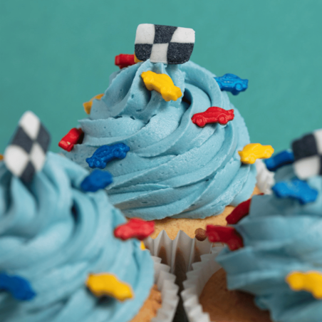 Chispas decorativas para cupcakes con forma de coche de carreras