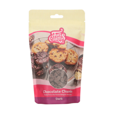 Pasteles divertidos con trozos de chocolate negro