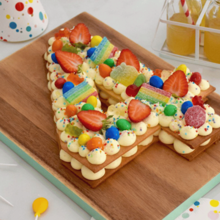 Idea de decoración de tarta con el número 4 Cécoa Paris