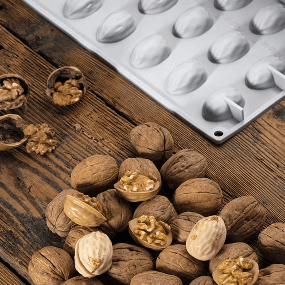 Pastel de nueces con molde de silicona para efecto trampantojo.
