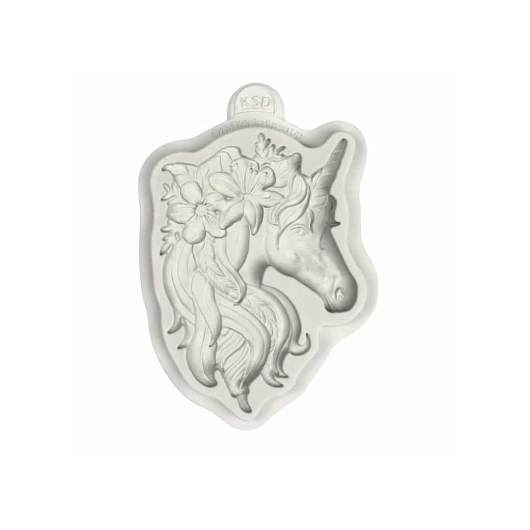 moldear-un-modelado-diseño-de-pastel-unicornio