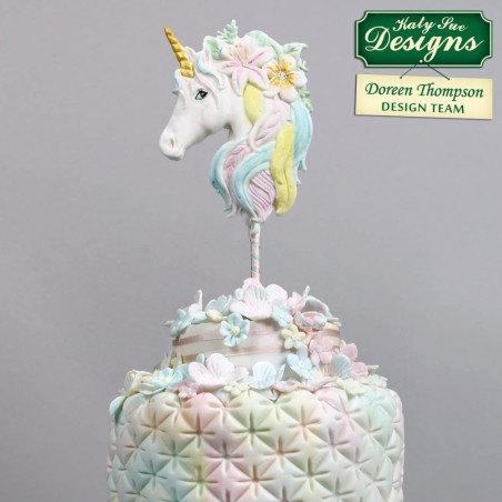 pastel-de-unicornio-en-pasta-de-azucar