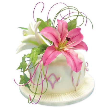 modelar-flor-de-lys-en-pasta-de-azúcar