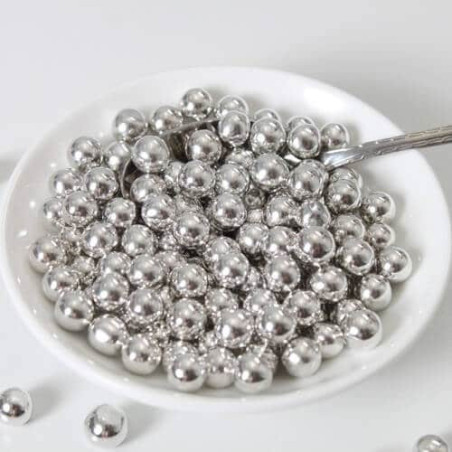 funcakes-de-plata-con-perlas-de-azúcar-grandes